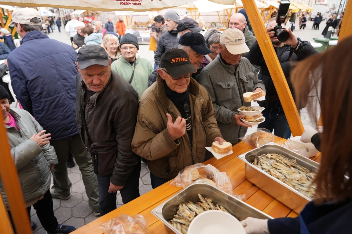 Poznata lica u podjeli girica na Veliki petak