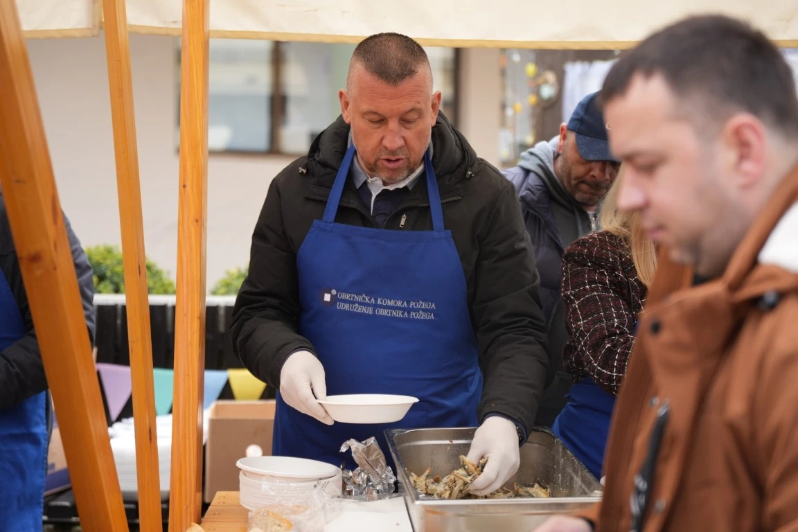 Poznata lica u podjeli girica na Veliki petak