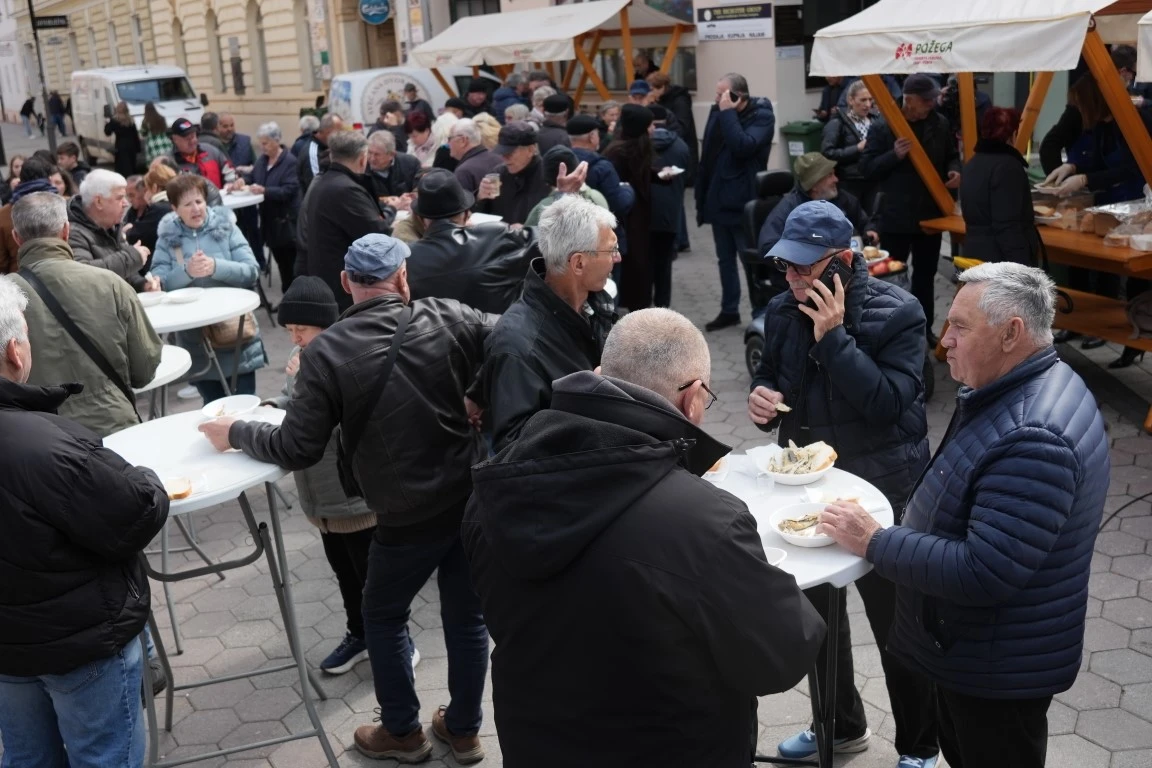 Poznata lica u podjeli girica na Veliki petak