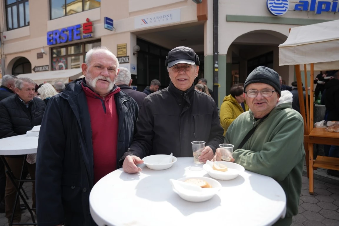 Poznata lica u podjeli girica na Veliki petak