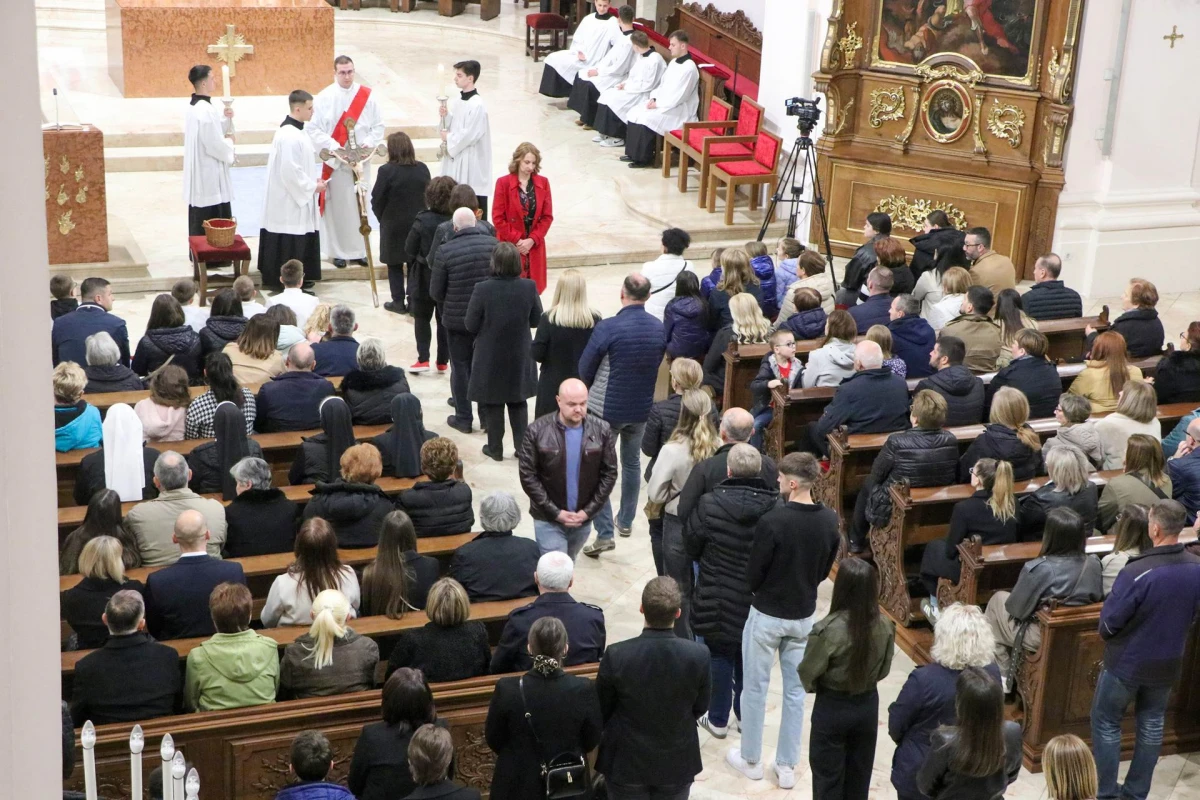 Obredi Muke Gospodnje u požeškoj Katedrali