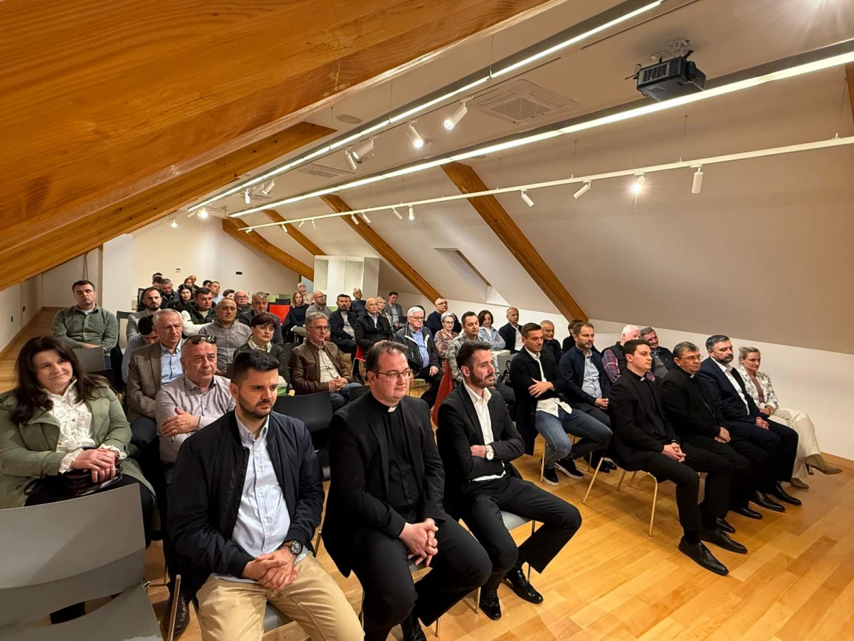 Emotivna večer u Požegi: „Ilićke priče“ oduševile publiku