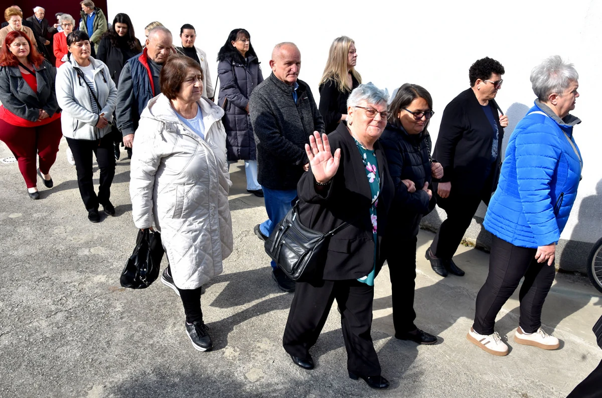 USKRSNA LITURGIJA U POŽEGI: Vjernici uz paroha Petrovića proslavili najveći kršćanski blagdan