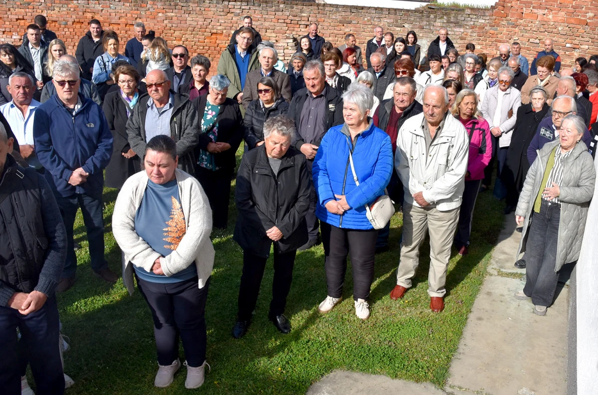 USKRSNA LITURGIJA U POŽEGI: Vjernici uz paroha Petrovića proslavili najveći kršćanski blagdan