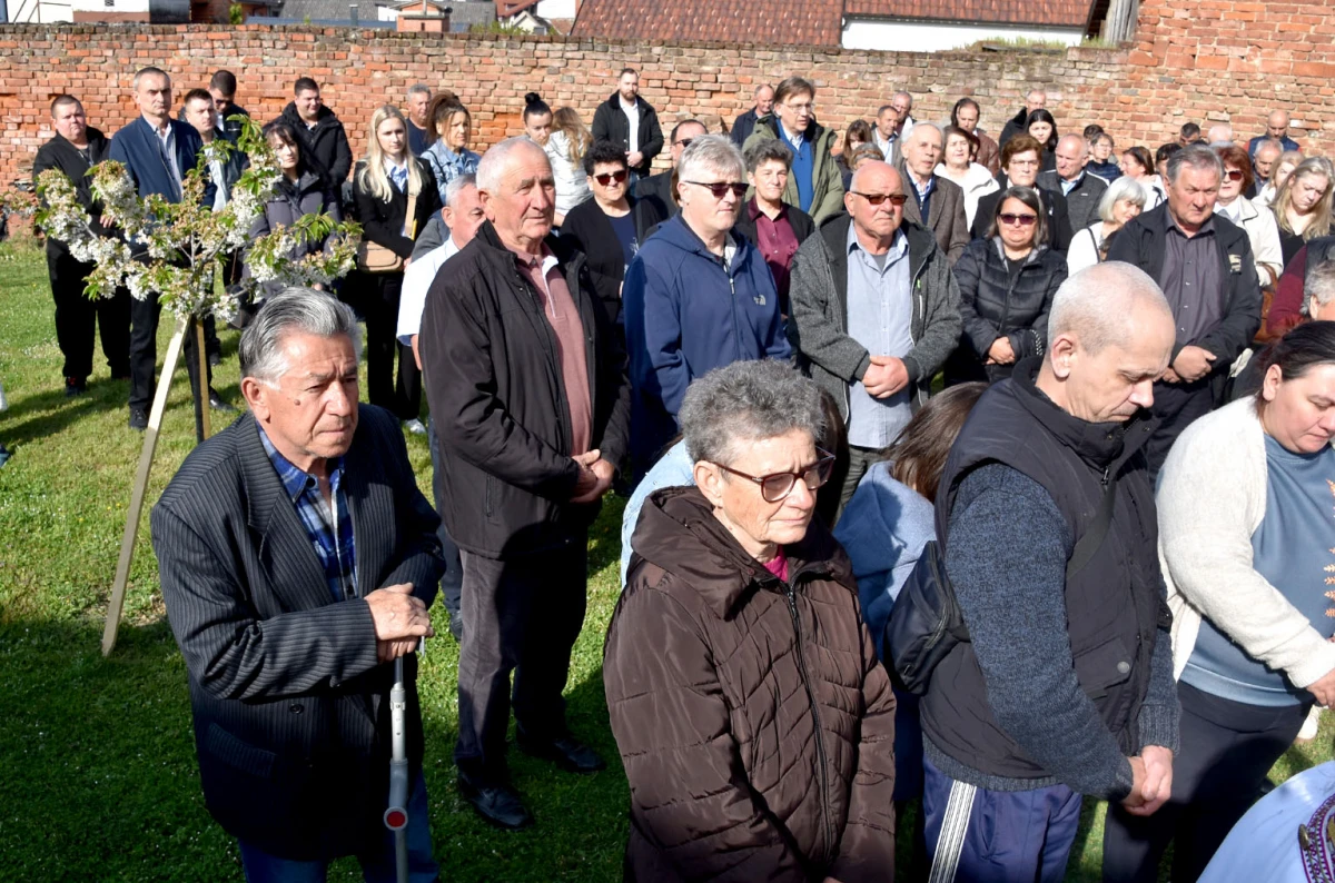 USKRSNA LITURGIJA U POŽEGI: Vjernici uz paroha Petrovića proslavili najveći kršćanski blagdan