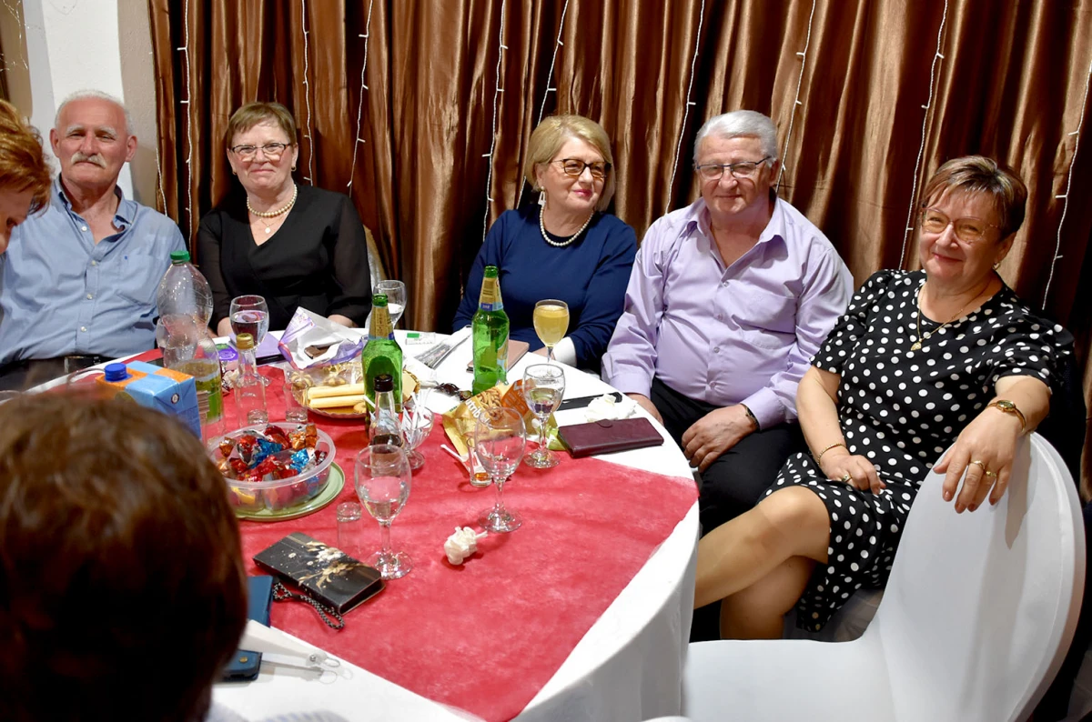 RASPLESANA SUBOTA U POŽEGI: Uz grupu Gold zabava u dvorani Luki potrajala do sitnih sati