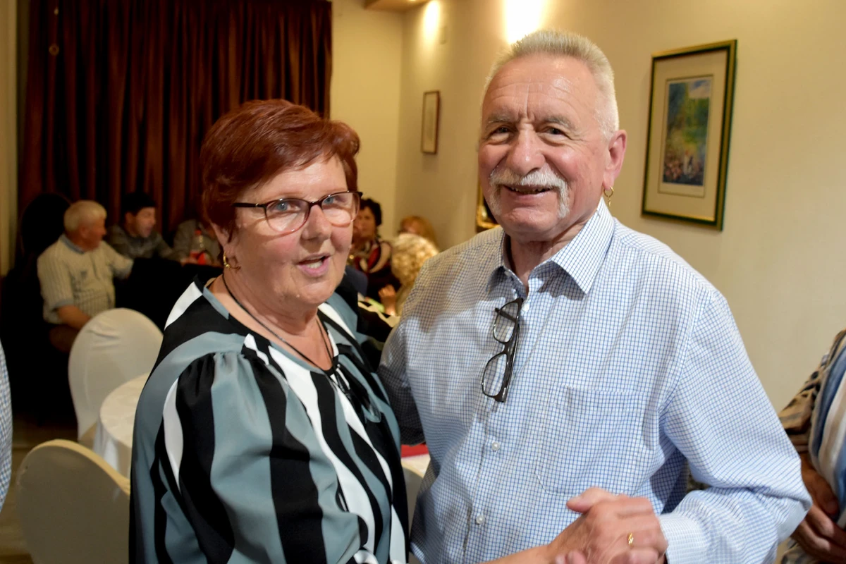 RASPLESANA SUBOTA U POŽEGI: Uz grupu Gold zabava u dvorani Luki potrajala do sitnih sati