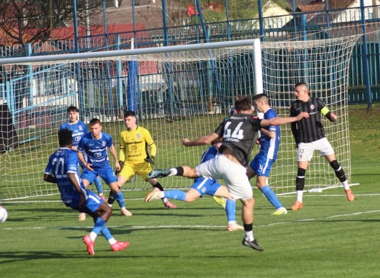 TREĆA HRVATSKA NOGOMETNA LIGA-ISTOK: Slavija i vodeća Marsonia podijelili bodove