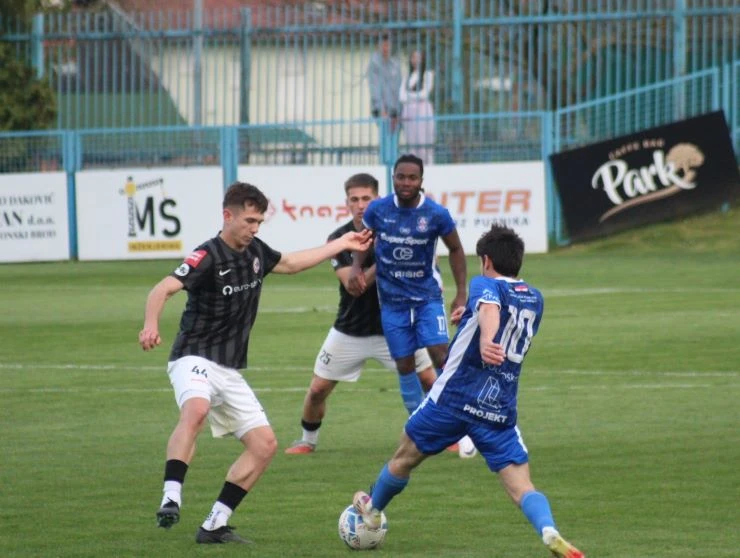 TREĆA HRVATSKA NOGOMETNA LIGA-ISTOK: Slavija i vodeća Marsonia podijelili bodove