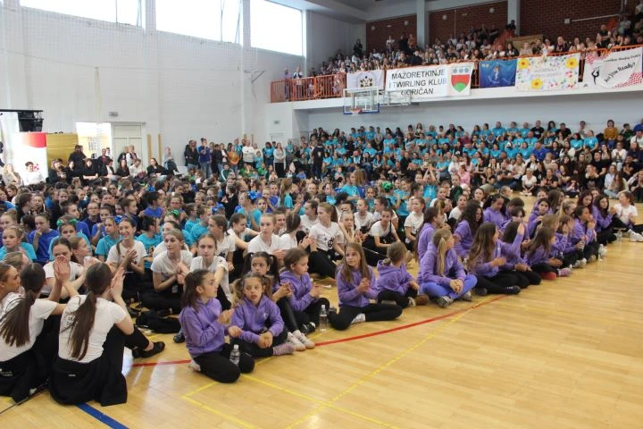 DRŽAVNO PRVENSTVO U MAŽORET PLESU: Uspješan nastup pleterničkih mažoretkinja osvajanjem šest medalja