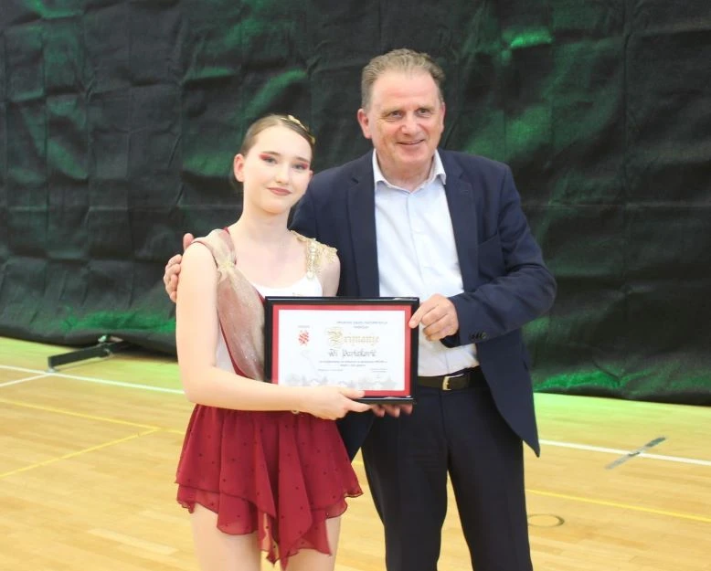 DRŽAVNO PRVENSTVO U MAŽORET PLESU: Uspješan nastup pleterničkih mažoretkinja osvajanjem šest medalja