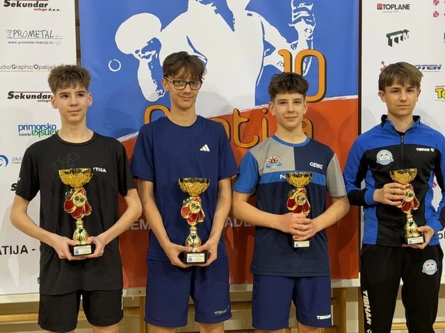 Pet postolja za mlade tenisače STK Požega