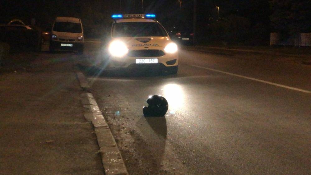 Prometna nesreća između auta i motocikla, motociklist ozlijeđen prevezen u bolnicu