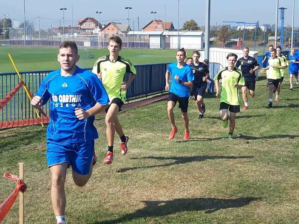 U Vidovcima održan kros učenika osnovnih i srednjih škola Požeško - slavonske županije