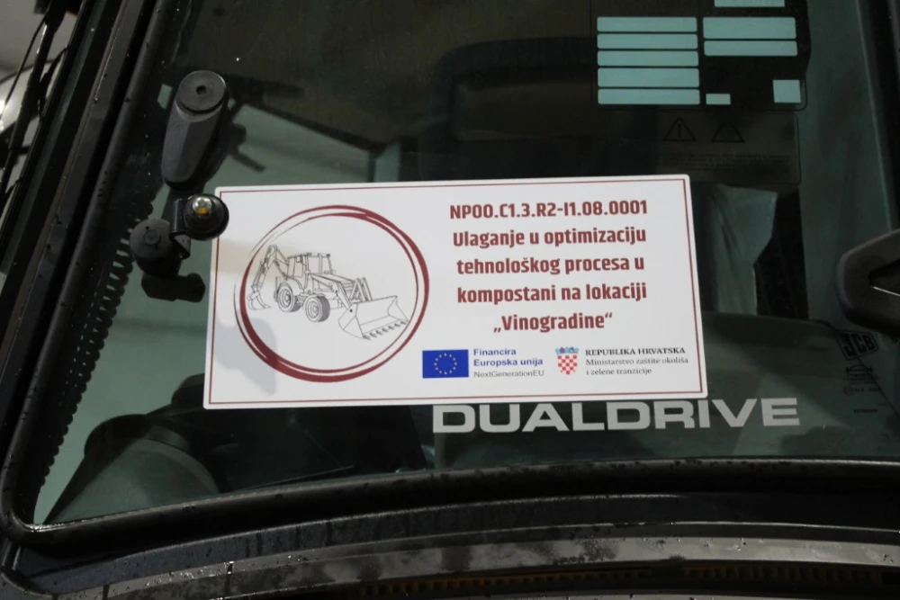 EU sufinanciranje: Komunalac Požega nabavio rovokopač-utovarivač vrijedan više od 130 tisuća eura