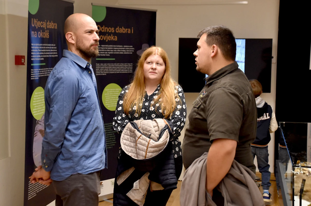 Dabar kao čuvar prirode: Izložba koja podsjeća na važnost očuvanja okoliša