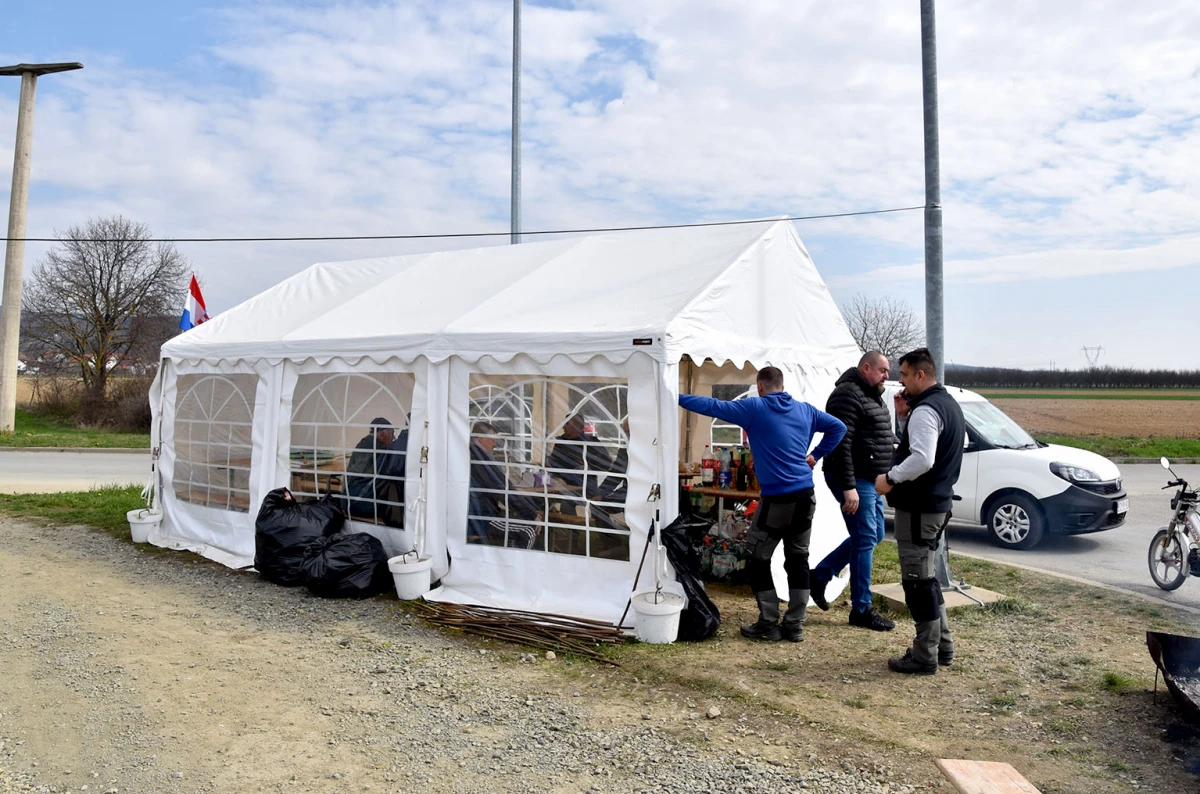 KRAJ ŠESTOTJEDNE OPSADE: Prosvjednici u Kutjevu sklonili šator, čekaju se potezi vlasnika kompostane