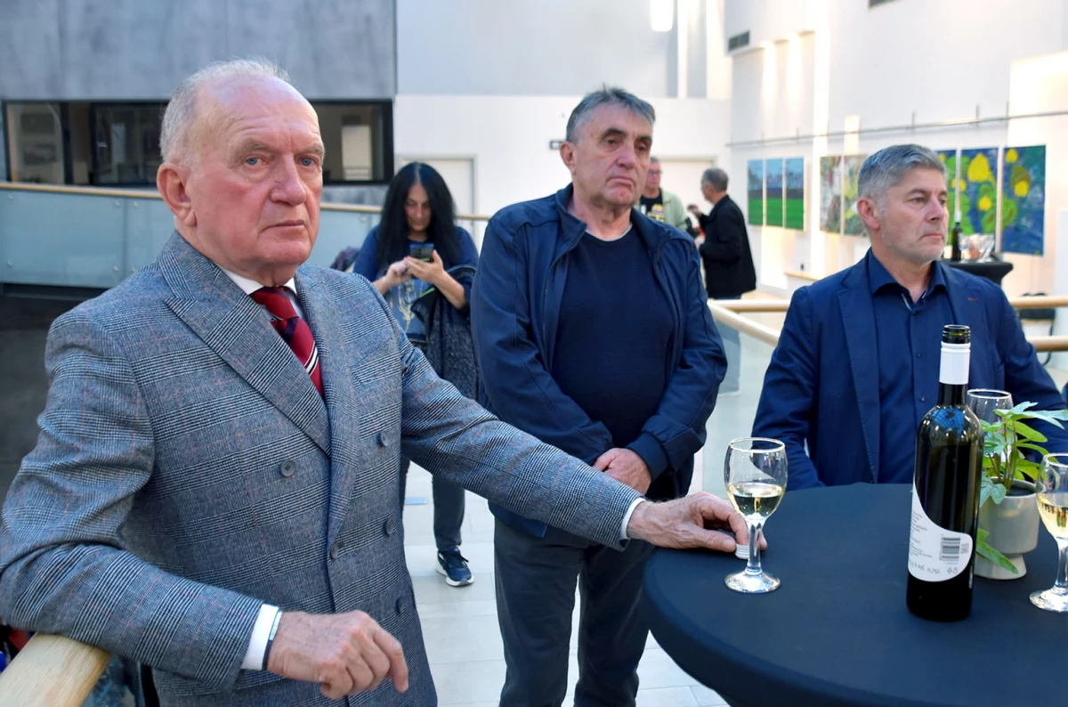 Poezija, glazba i izložbe: Noć knjige u Požegi privukla velik interes građana