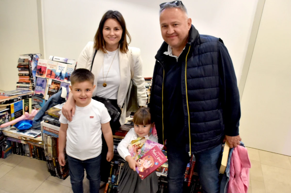 Poezija, glazba i izložbe: Noć knjige u Požegi privukla velik interes građana