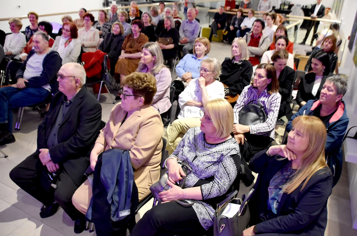 Poezija, glazba i izložbe: Noć knjige u Požegi privukla velik interes građana