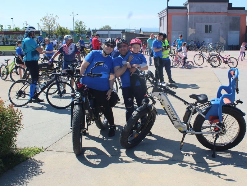 FOTOZABILJEŠKA: Start Biciklijade s Trga bećarca na putu do Zarilca