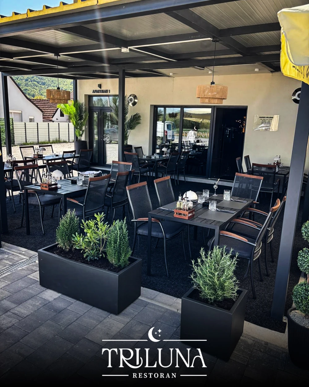 Otvorena terasa koja mijenja jutra u Požegi: Kava, brunch i slavonski doručak