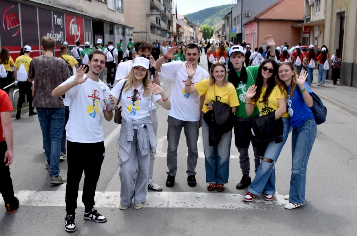 MLADOST, VJERA I ZAJEDNIŠTVO: Tisuće hodočasnika preplavile Požegu na Susretu hrvatske katoličke mladeži