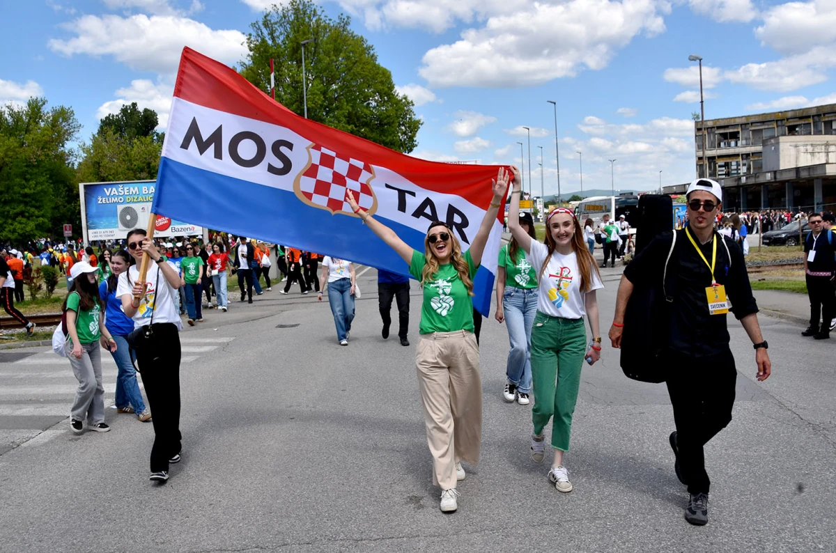 MLADOST, VJERA I ZAJEDNIŠTVO: Tisuće hodočasnika preplavile Požegu na Susretu hrvatske katoličke mladeži