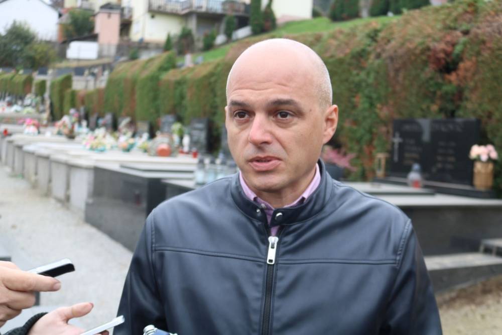 Gradonačelnik Puljašić obišao sanaciju centralnog križa na Groblju sv. Ilije u Požegi