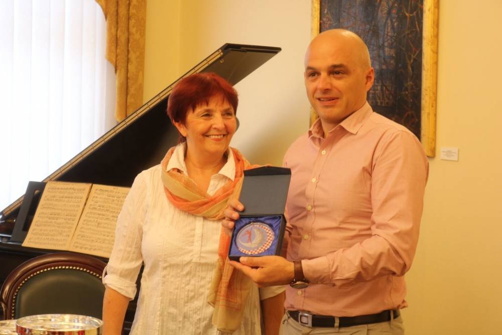 Gradonačelnik Puljašić primio Požeške mažoretkinje koje su nastupile na 22. Europskom prvenstvu