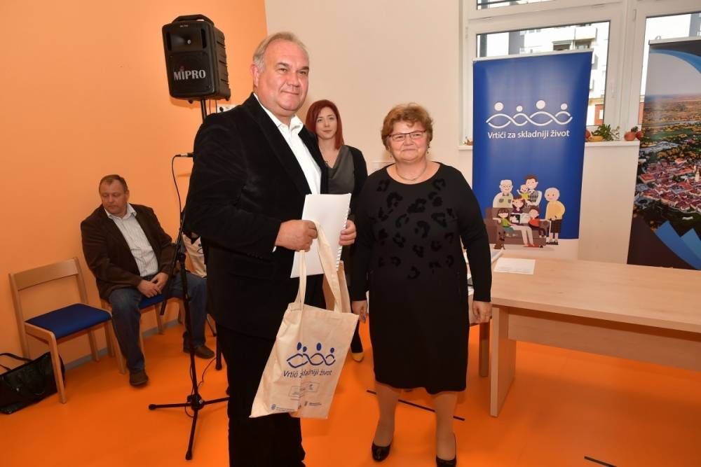 Ministarstvo za demografiju, obitelj, mlade i socijalnu politiku dodijelilo Gradu Požegi 1.690.407,59 kuna za projekt Požeški limači