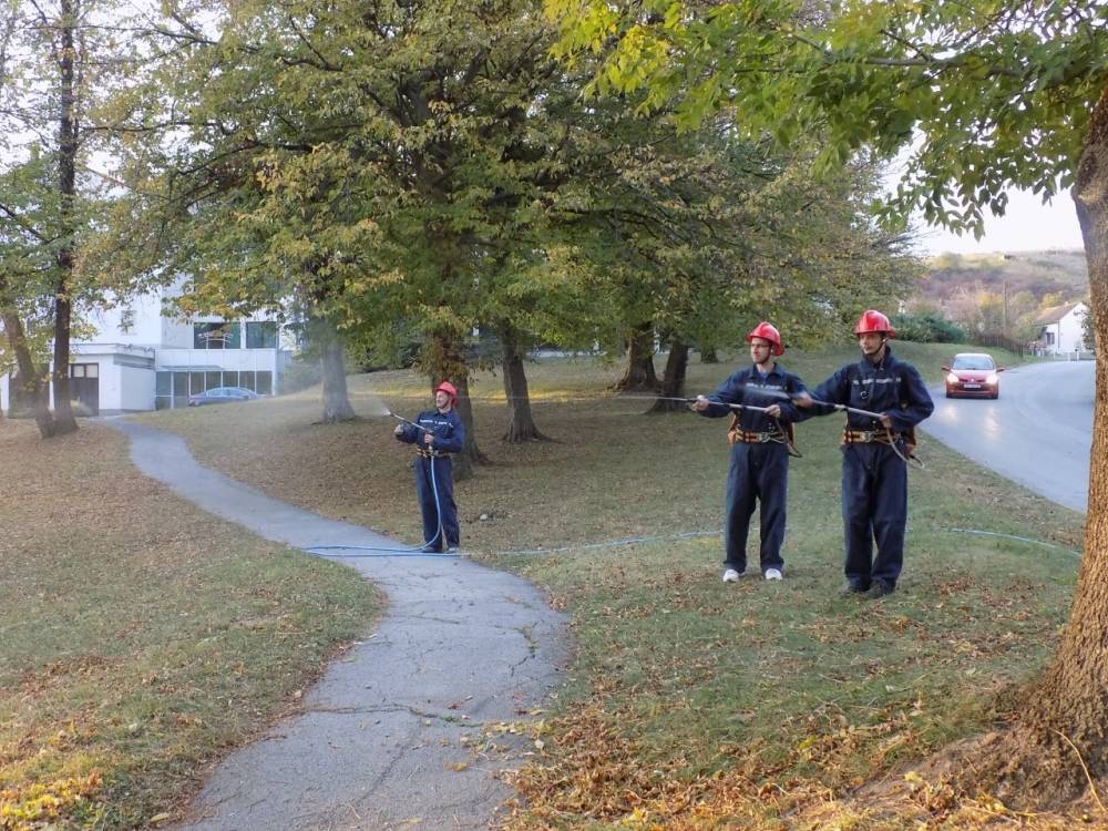 37 vatrogasaca s područja Kutjeva održalo združenu vatrogasnu vježbu