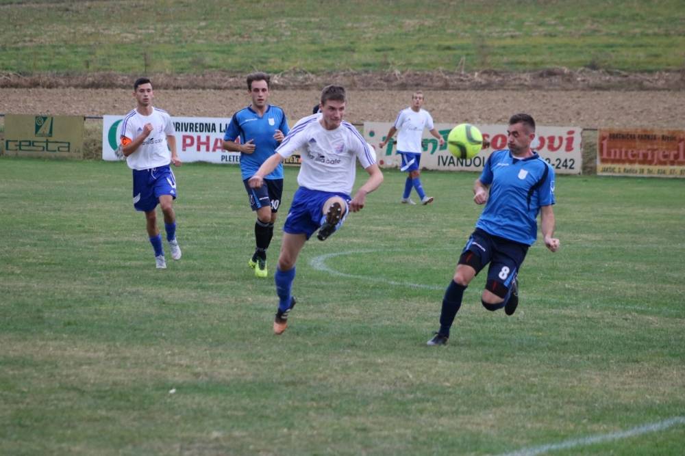 Nogometni derbi NK ʺCroatiaʺ Mihaljevci i NK ʺMladostʺ Pavlovci 2:1