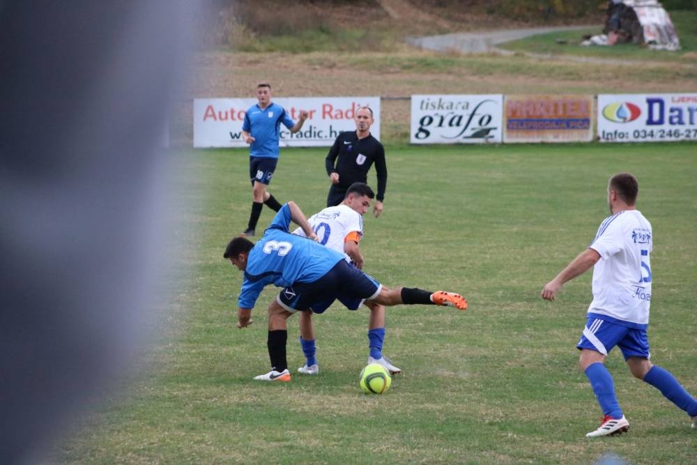 Nogometni derbi NK ʺCroatiaʺ Mihaljevci i NK ʺMladostʺ Pavlovci 2:1