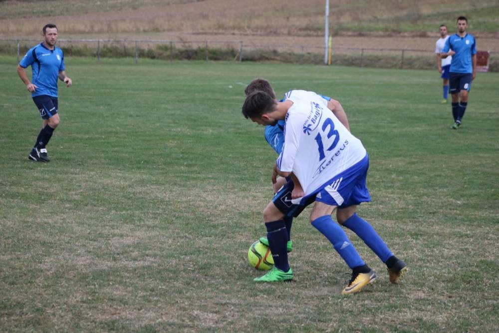 Nogometni derbi NK ʺCroatiaʺ Mihaljevci i NK ʺMladostʺ Pavlovci 2:1