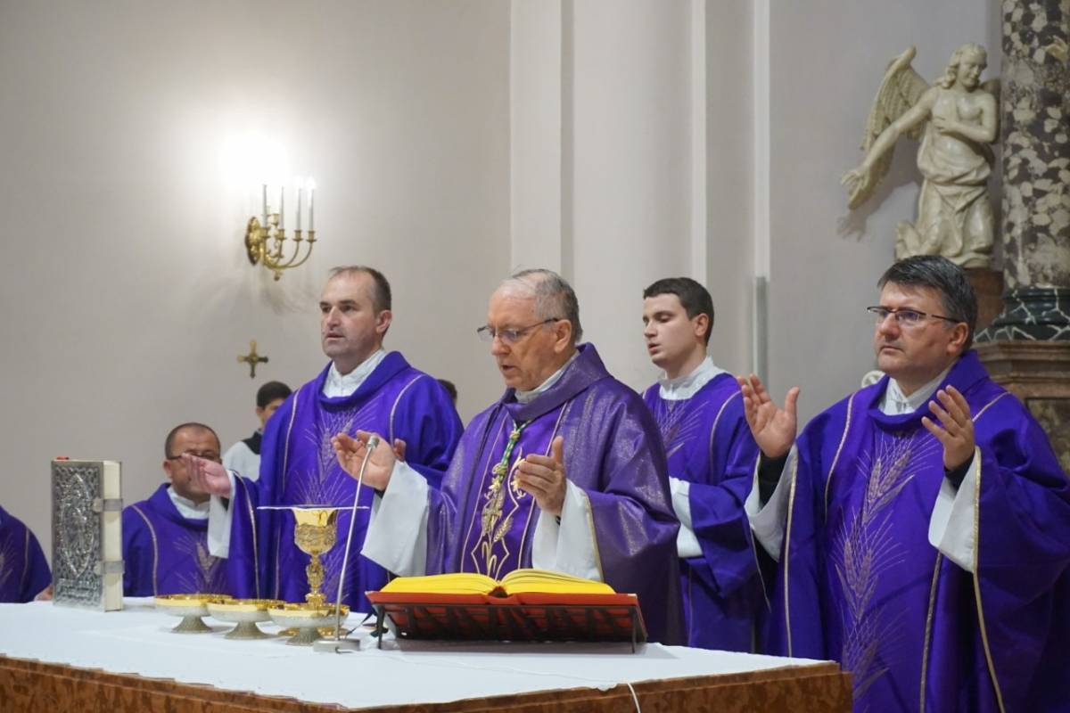 Spomen svih vjernih mrtvih u požeškoj Katedrali