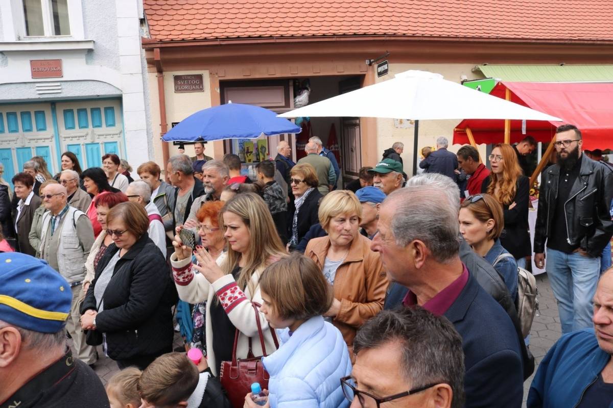 Okusi jeseni u Požegi okupili mnoštvo posjetitelja i izlagača