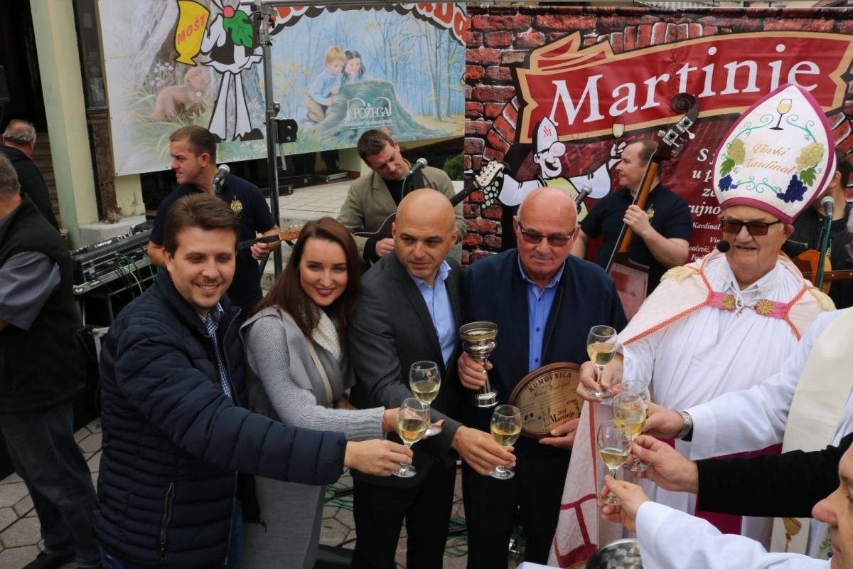 Okusi jeseni u Požegi okupili mnoštvo posjetitelja i izlagača