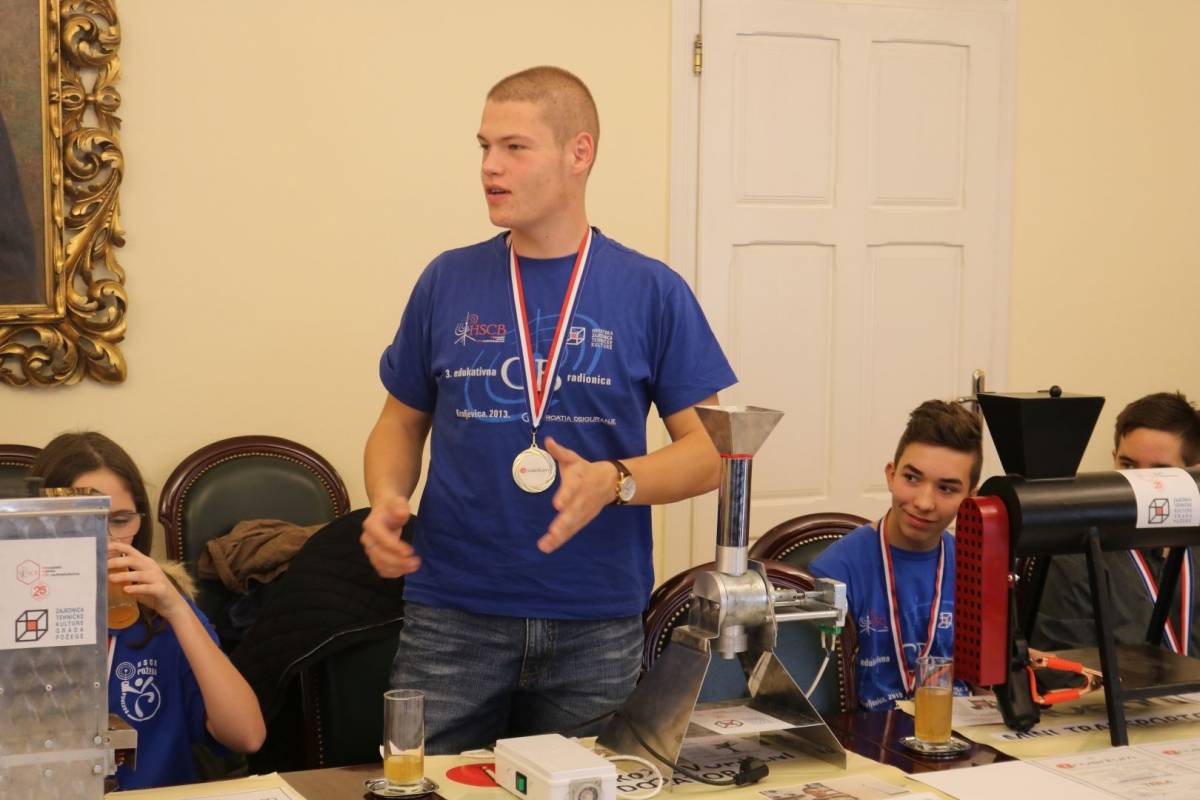 Gradonačelnik Puljašić primio mlade tehničare Grada Požege koji su briljirali na međunarodnom sajmu inovacija