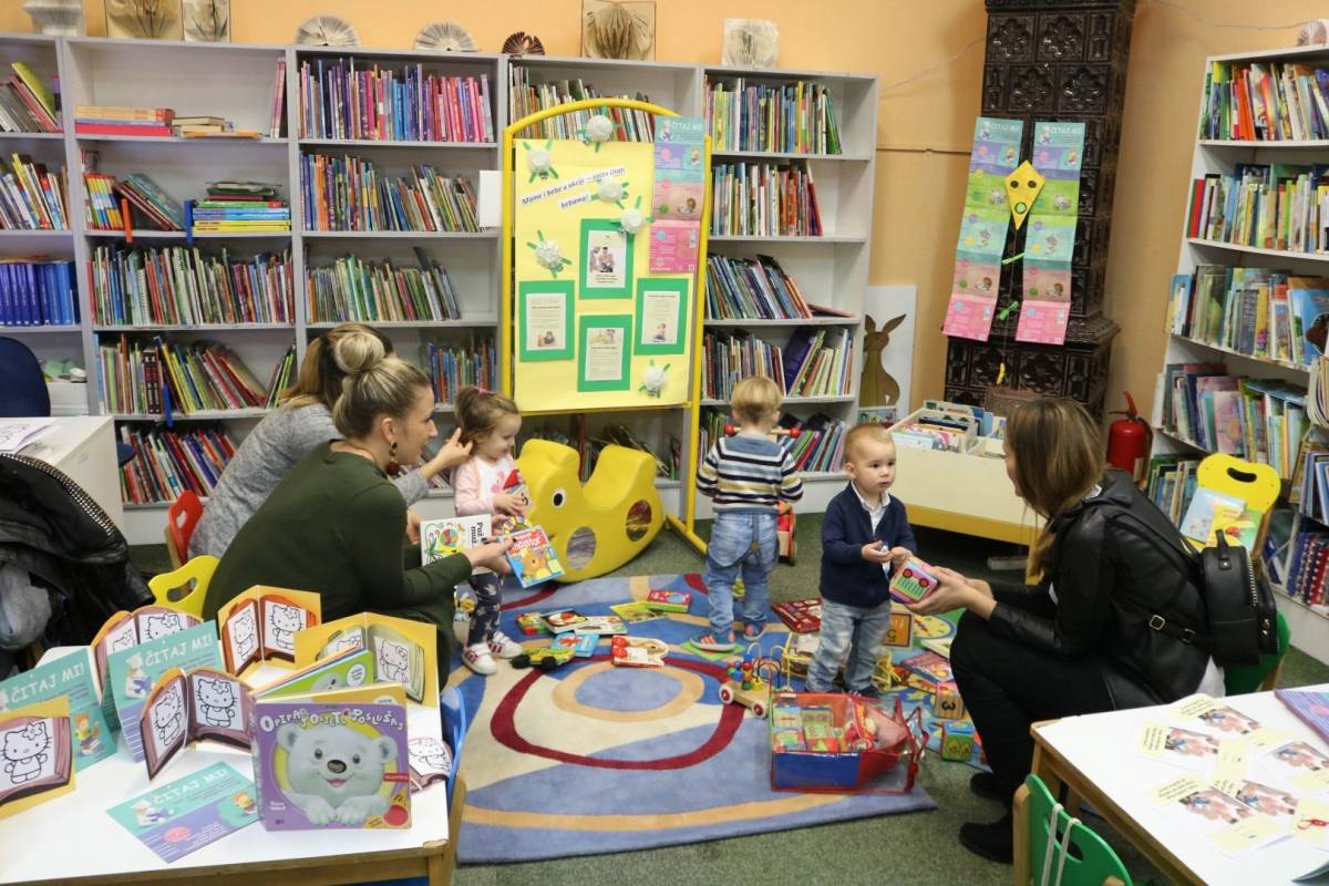U Gradskoj knjižnici Požega održana radionica pod nazivom ʺMame i bebe u akcijiʺ