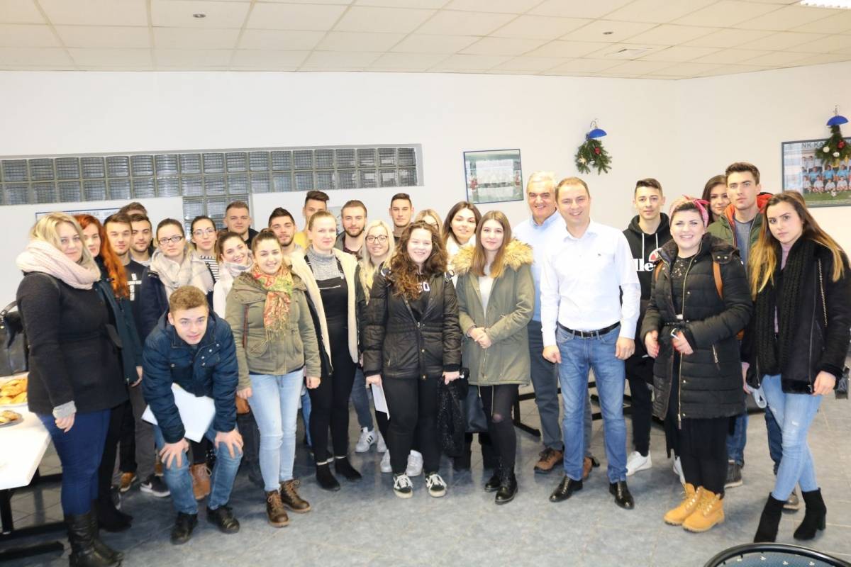 U Velikoj 50 studenata potpisalo ugovor o stipendiranju