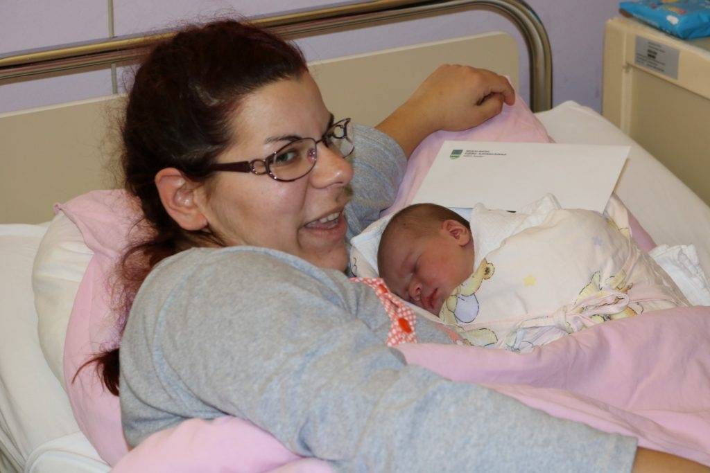 Iz pakračkog rodilišta: Mia – prva beba rođena u 2019. godini