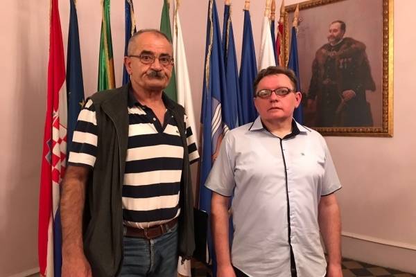 Živi zid: ʺGrad Požega nas je počastio s poskupljenjem prikupljanja otpada za 84%ʺ