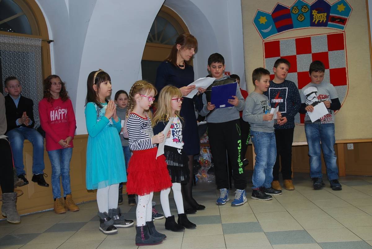 Svetosavska akademija u Pakracu: Kulturnim programom proslavili dan svoga osnivača