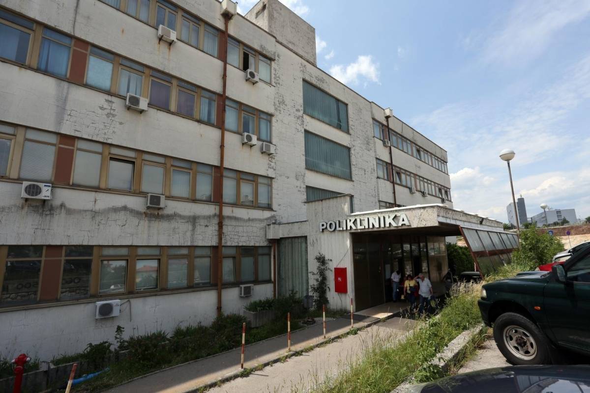 Lijevo je bolnica u Rijeci, a desno ona u Mostaru za koju je Vlada jučer dala 40 milijuna kuna