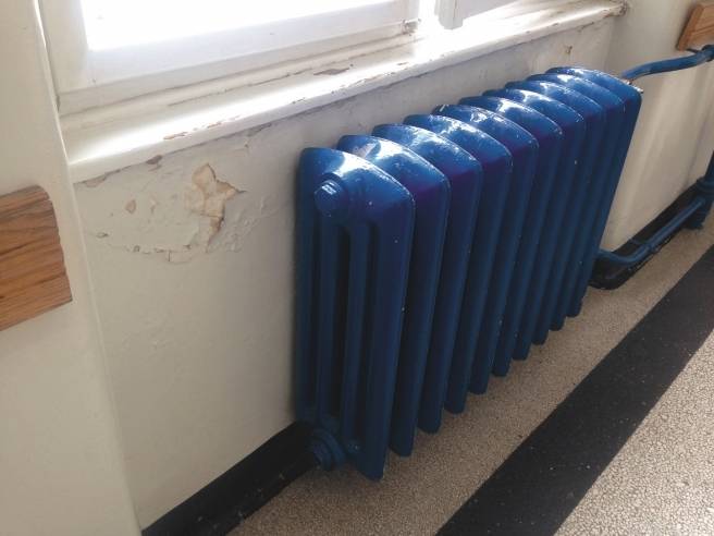 Lijevo je bolnica u Rijeci, a desno ona u Mostaru za koju je Vlada jučer dala 40 milijuna kuna