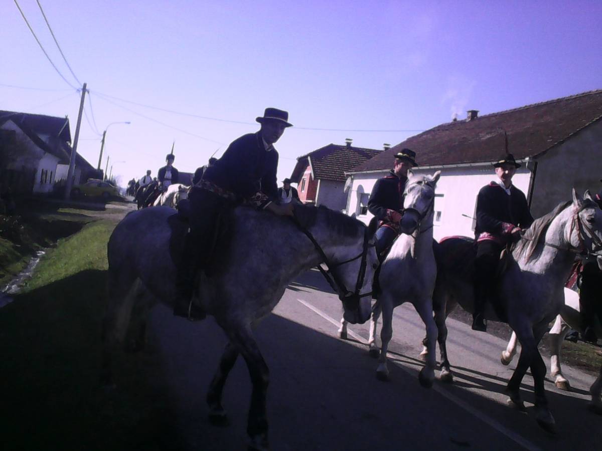 TRADICIJA GRANIČARSKOG KRAJA: Pokladno jahanje župe Bučje