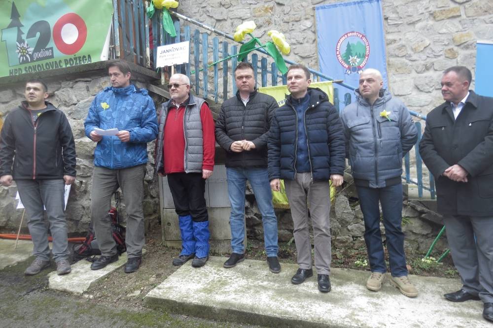 Ugodno duštvo, dobro raspoloženje i planinarska oprema obilježili i ovogodišnje Papučke jaglace