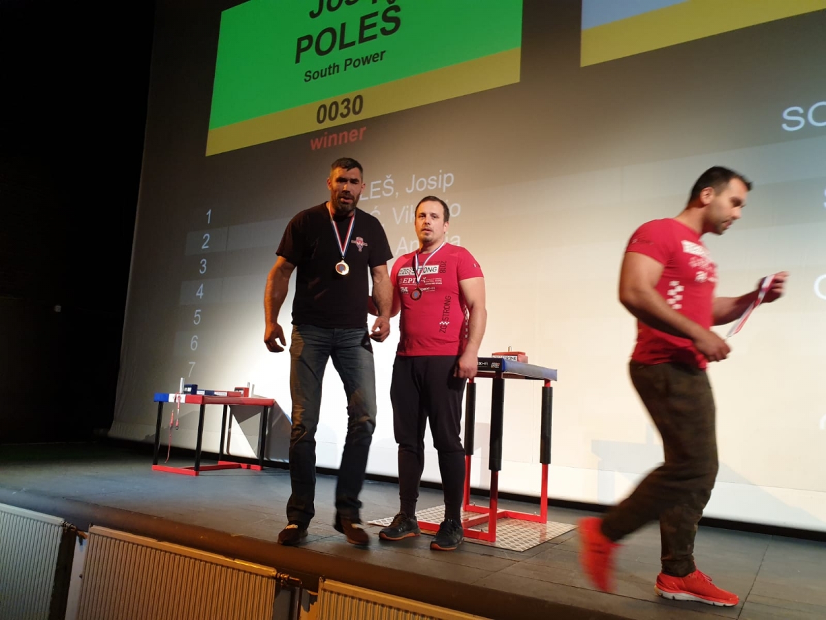 Veličanin Andrija Raguž broncama na prvenstvu Hrvatske u obaranju ruke postao hrvatski reprezentativac