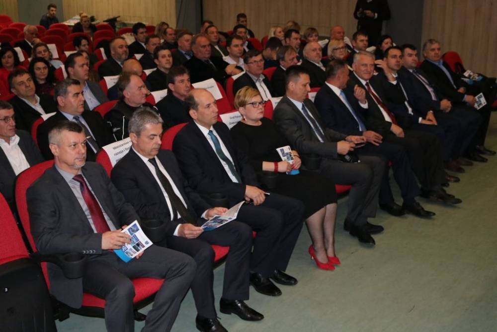 Pakračkom napretku brojne pohvale gostiju